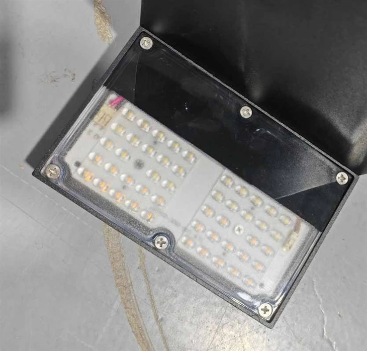 Inner Flange LED Bollard Anti-UV LED Garden Light Double Head factory